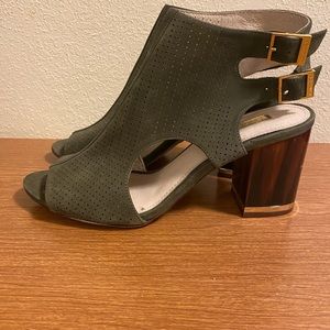 Gorgeous Louise et Cie green open toe bootie.
